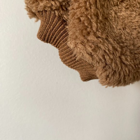 ❌SOLD Plush Long Sleeve Onesie - Picture 4 of 8